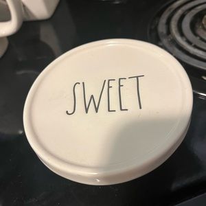 Rae dunn cupcake tray